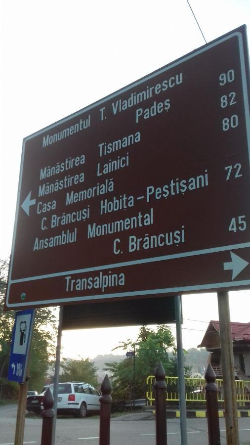 Novaci-StrăiniCasa Raduアパートメント エクステリア 写真
